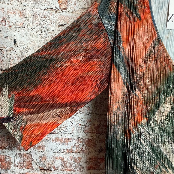 NWT Zara Womenʻs Pleated Wrap Kimono Blouse Large - Picture 5 of 9